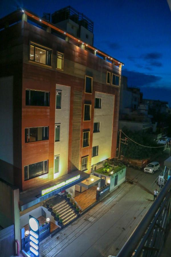 Four Leaf Hotel - Sapphire Blue, Варанаси Экстерьер фото